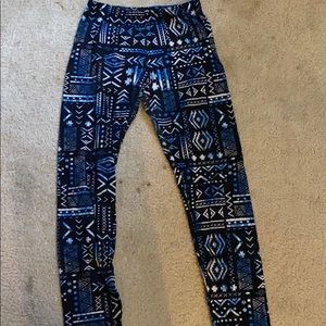 Lularoe blue and black designed leggings